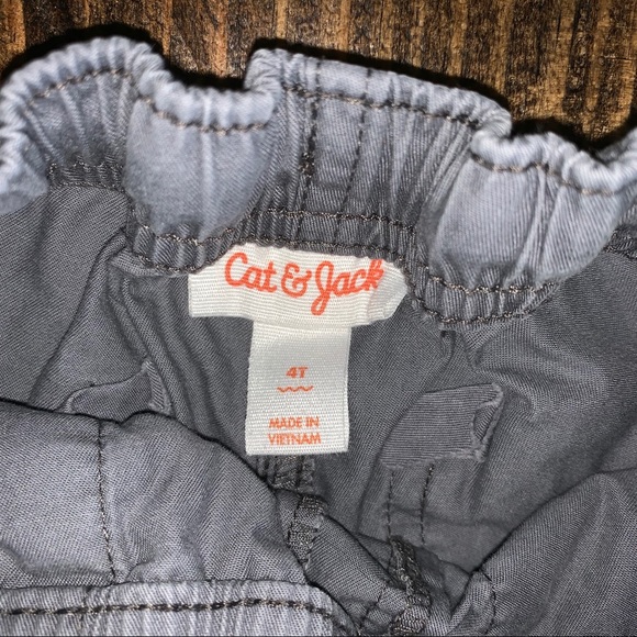 Boys gray shorts - Picture 3 of 3